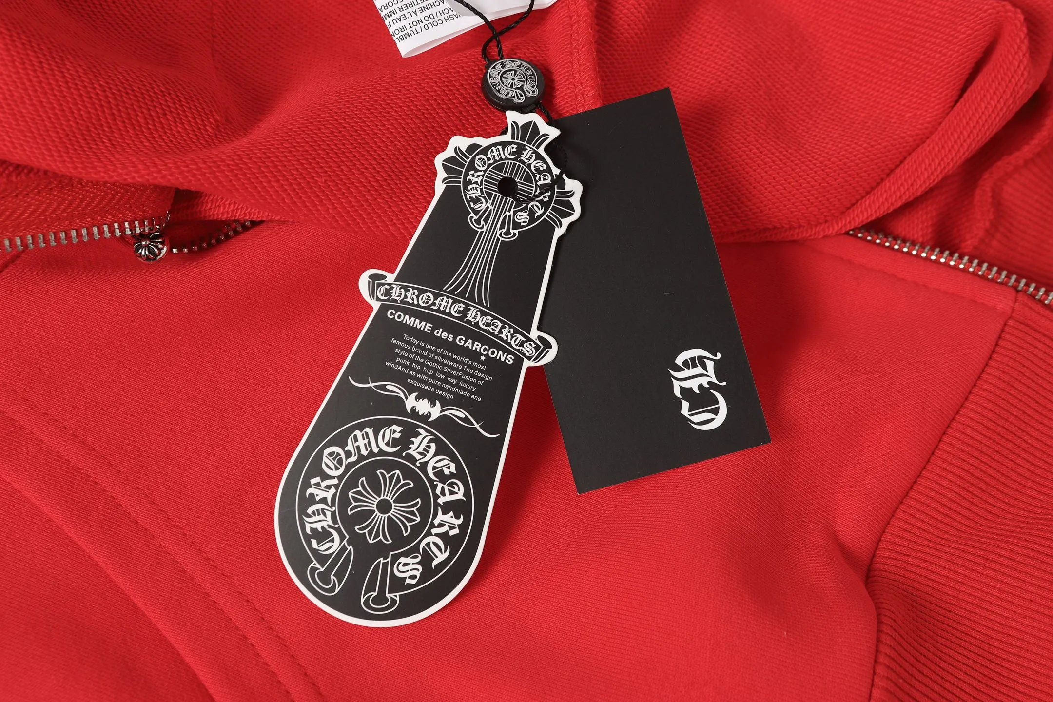 P270 K05 cross-border model, please do not place an order if you are pursuing quality - Chrome Hearts/Chrome Heart Sanskrit Cross ✝️ Raglan sleeve zipper sweatshirt cardigan jacket - High weight, high density and high quality, soft, delicate and skin-friendly wool, soft and silky to the touch, excellent warmth and skin-friendly properties - Custom-woven and custom-dyed, no color difference, no matter the fabric or workmanship details, beat the ordinary version on the market - Hardware zipper accessories are all customized, full of details -Colour: black red -Size: S M L XL